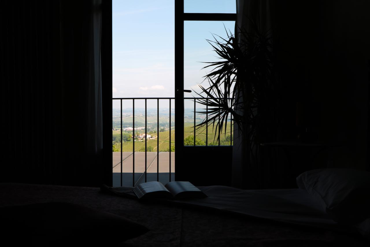 セッラルンガ・ダルバ La Rosa Dei Vini Bed & Breakfast エクステリア 写真